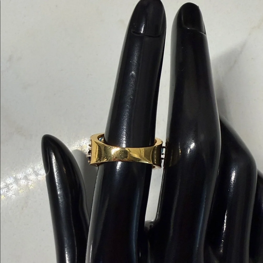Elegant Gold and Blue Gemstone Ring